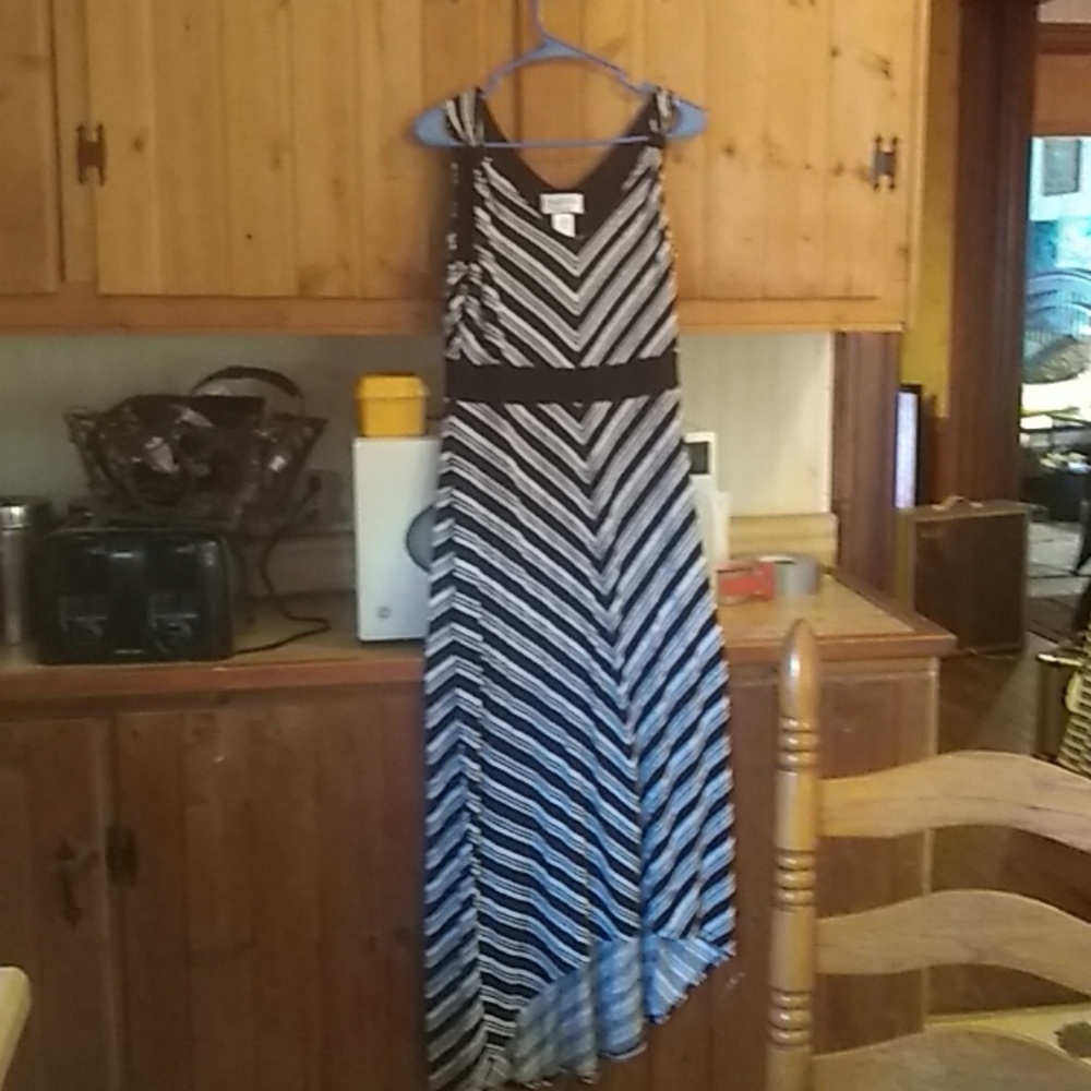 Sleeveless long dress